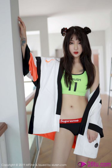 我半夜摸妺妺的奶C了她
