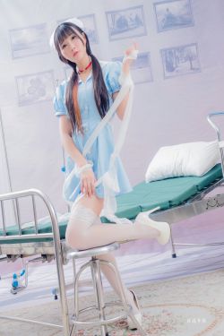 法国裸体性伦电影巜青涩禁果